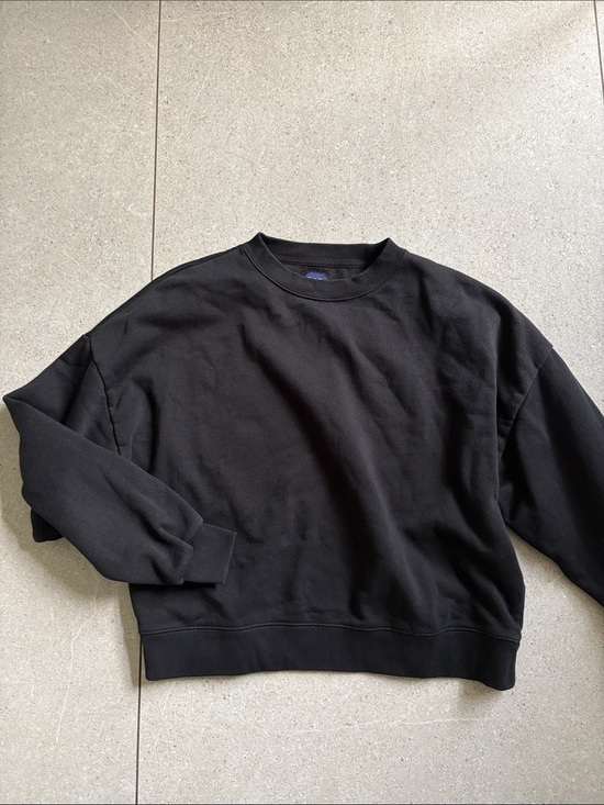 GAP Tops - Gap black cropped vintage soft sweatshirt